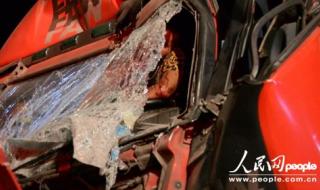 安徽查42米货车严格吗 安徽两货车追尾起火